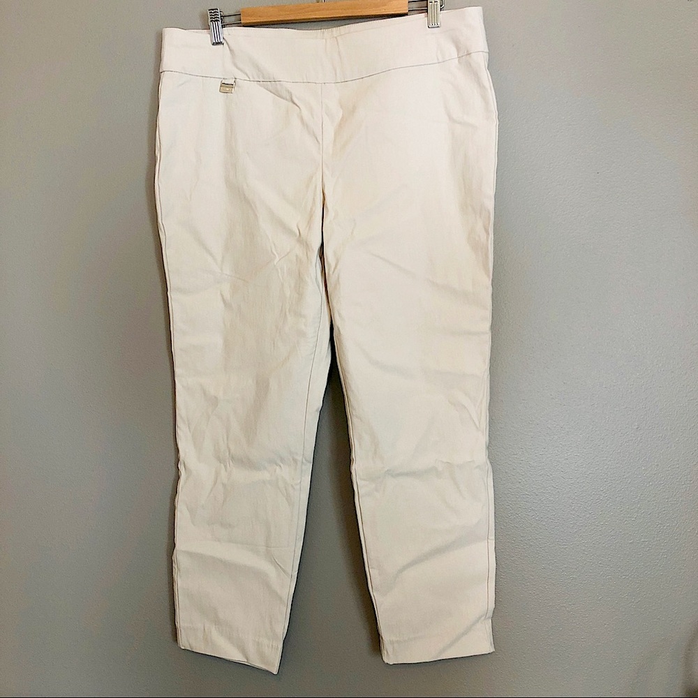 Women’s Stretch Khaki Cropped Pants